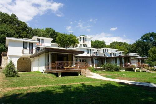 Rusalka Holiday Village Kamen Bryag Exterior foto